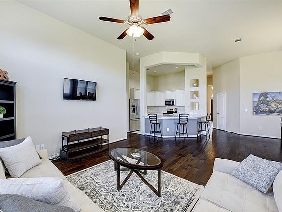 5th image of 422 Hendelson Ln
