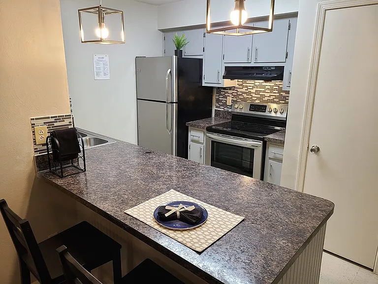 1409 W 42nd St #A — Photo 4