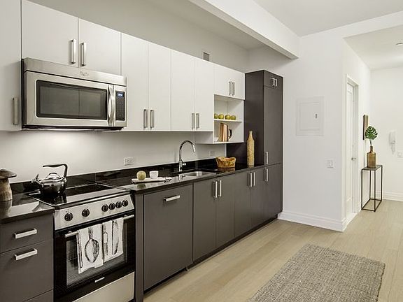 4th image of 70 Pine St APT 4301