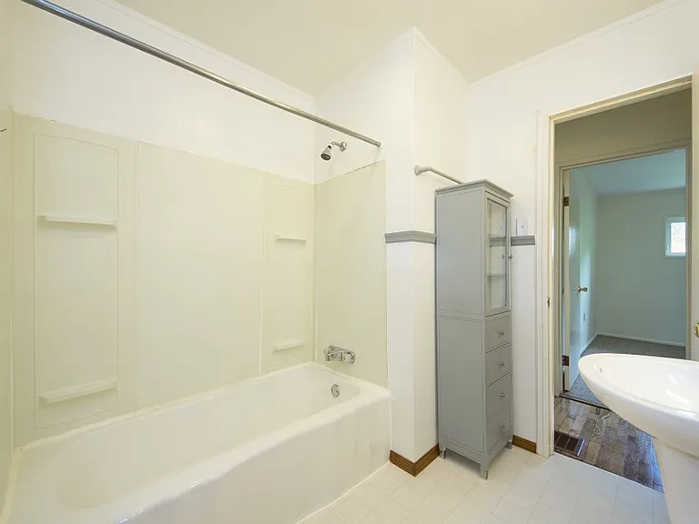 239 Crestmont Ave — Photo 10