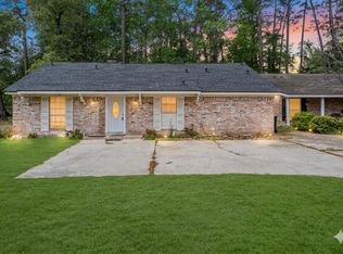 635 Chapel Hill Dr, Conroe, TX 77302