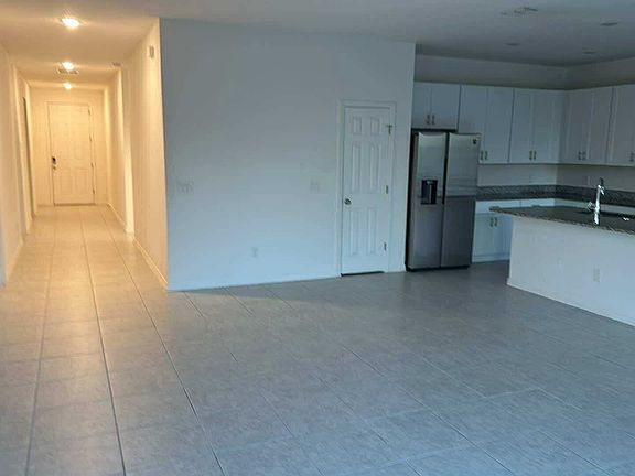 3rd image of 631 Fairview Ave