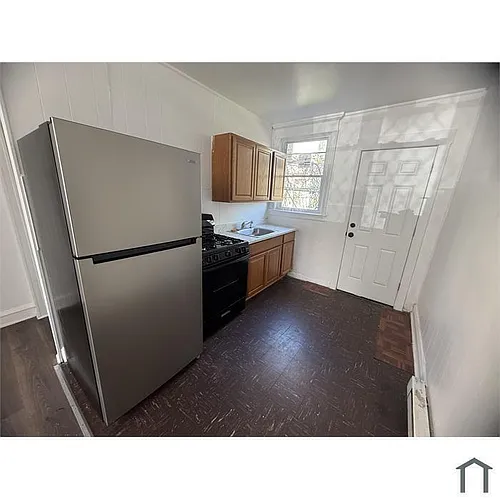 2301 Yelland St Photo 1