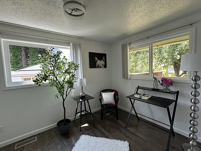 810 Garrison St NE — Photo 12