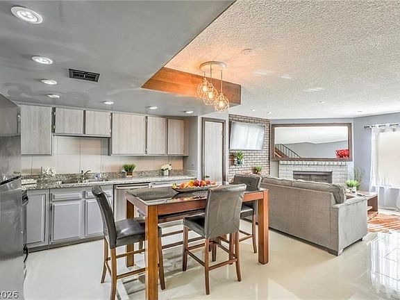 5th image of 5457 Escondido St