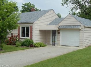 2831 Orchard Dr, Willoughby Hills, OH 44092