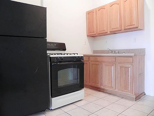 4th image of 804 Macon St #5C