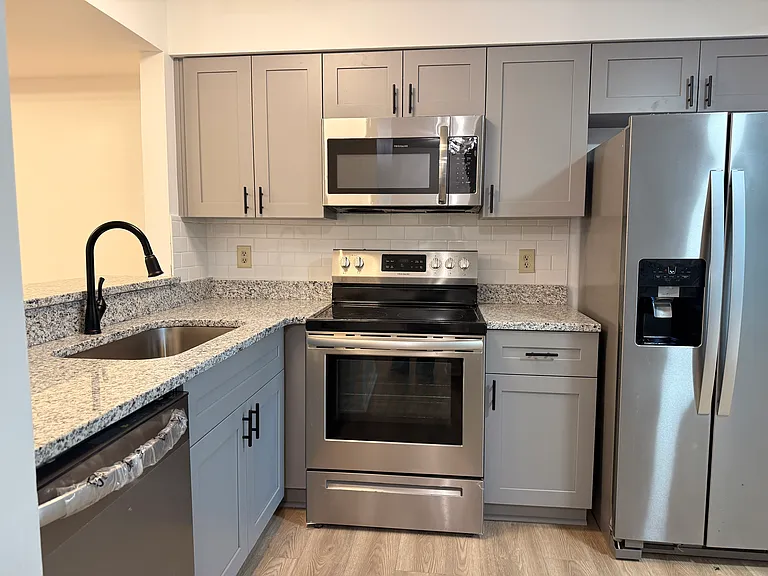 1108 Palmerton Dr — Photo 6