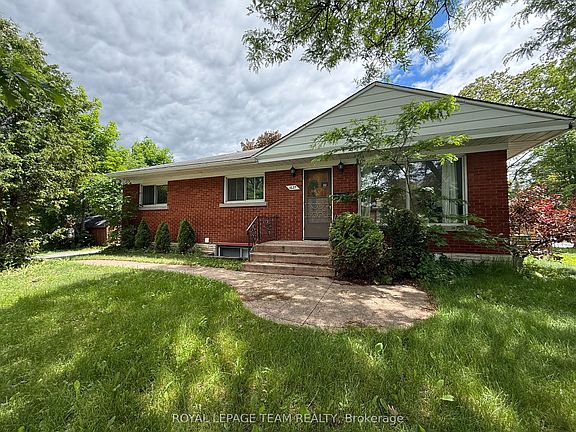 2nd image of 1627 Chaucer Ave #1 & 2