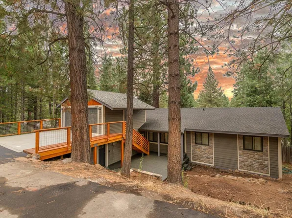 10910 Palisades Dr, Truckee, CA 96161