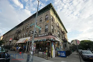 Rented by Rennit Inc.