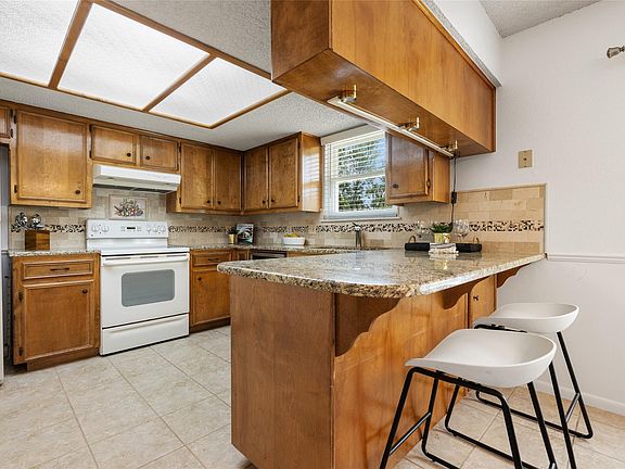 3rd image of 11201 Brushy Glen Dr
