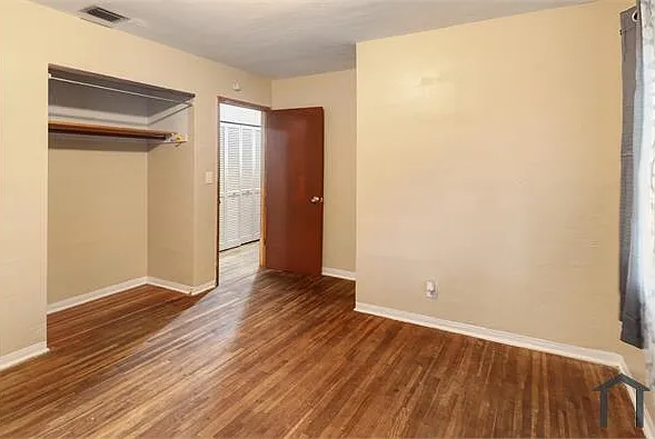 1601 SW 46th Ave — Photo 13