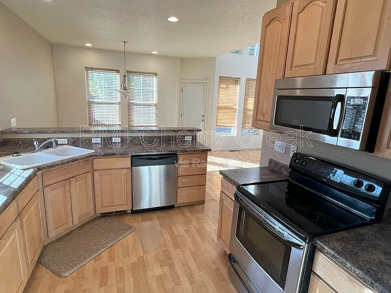 5271 Canyon View Dr — Photo 7