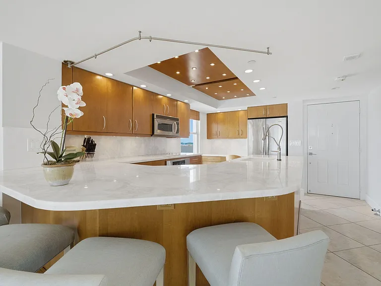 3901 S Flagler Dr #1104 — Photo 2