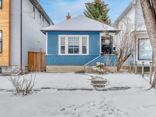 2612 W 26a St SW, Calgary, AB T3E 2C7