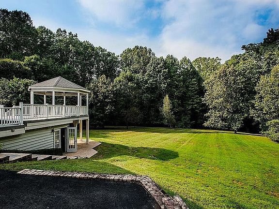 4th image of 9890 Oxcrest Dr