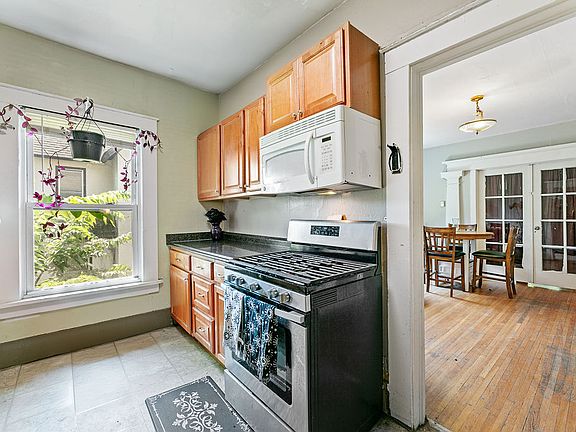 3rd image of 520 5th Ave SE APT 2