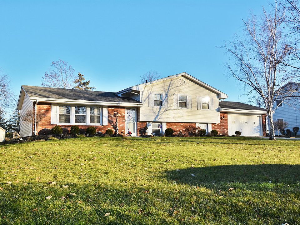 1st image of 820 Chambord Cir