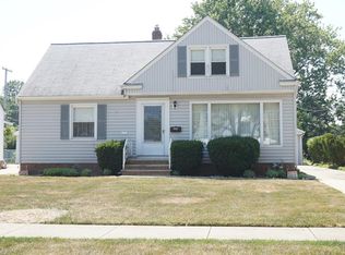 430 E 310th St, Willowick, OH 44095
