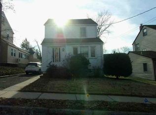564 Maple Ave, Teaneck, NJ 07666