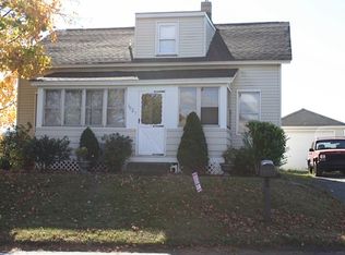 1023 Shoemaker Ln, Feeding Hills, MA 01030