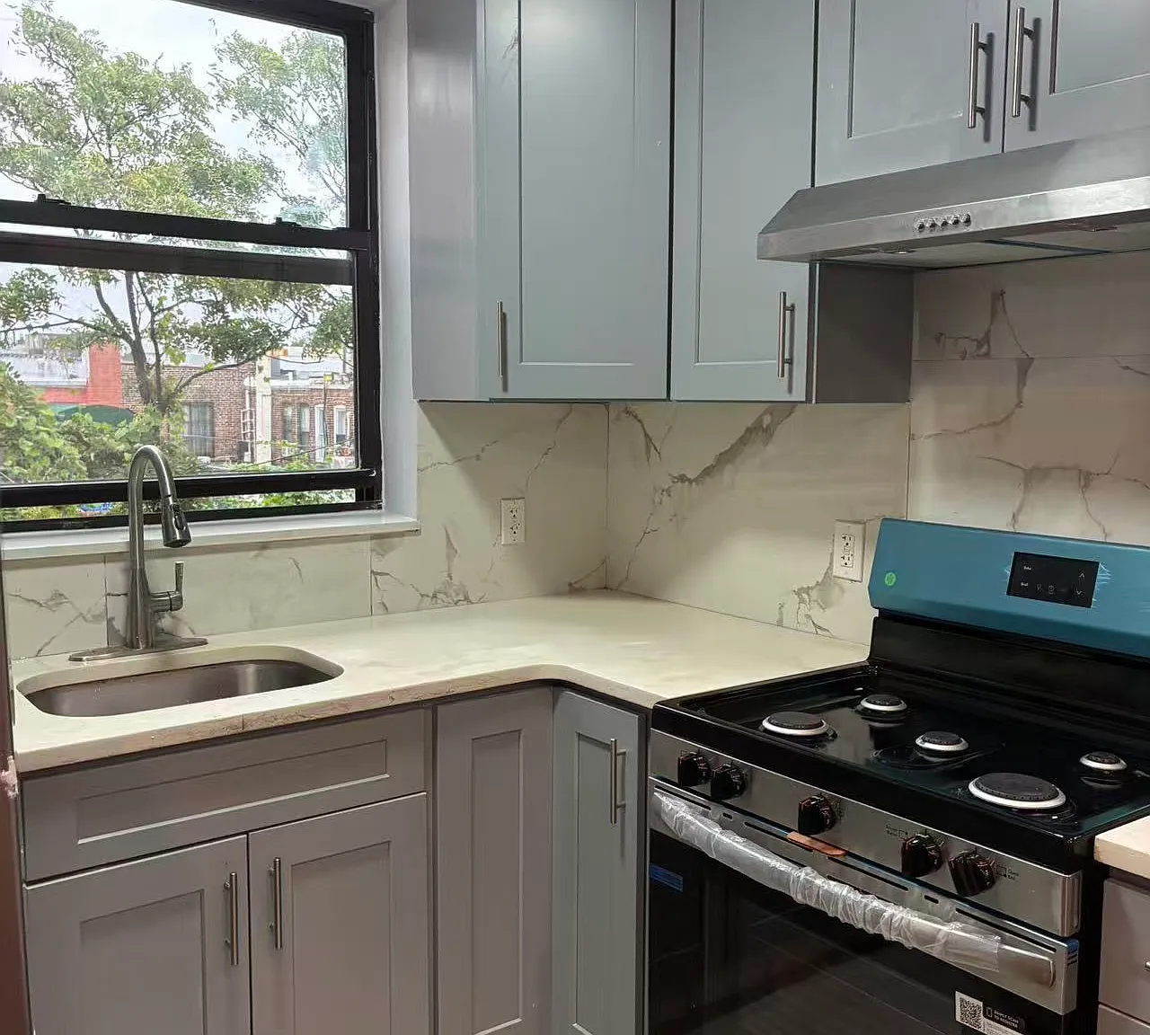 3 bed, 1200 sqft, $3,200 — Photo 1