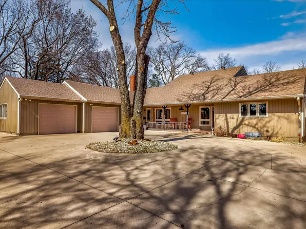 5934 SW 47th St, Topeka, KS 66610