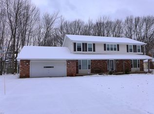 7826 Oakridge Dr, Concord Township, OH 44060