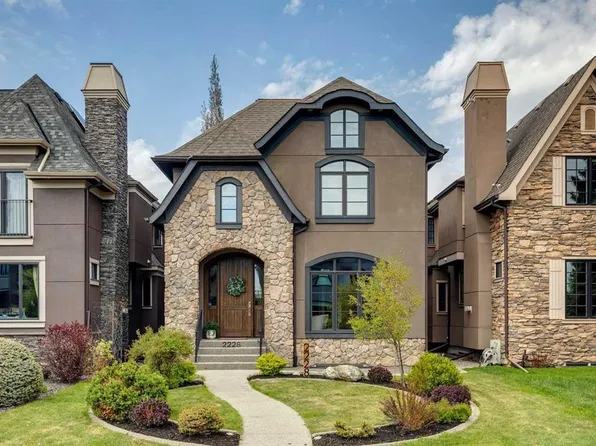 2228 S Broadview Rd NW, Calgary, AB T2N 3J2