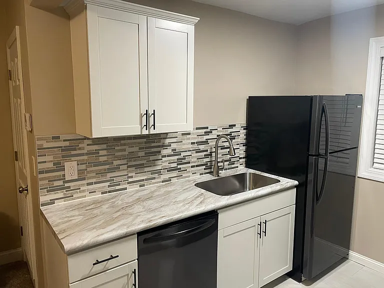 1623 Quarrier St #C — Photo 9
