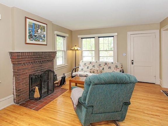 5th image of 2058 James Ave