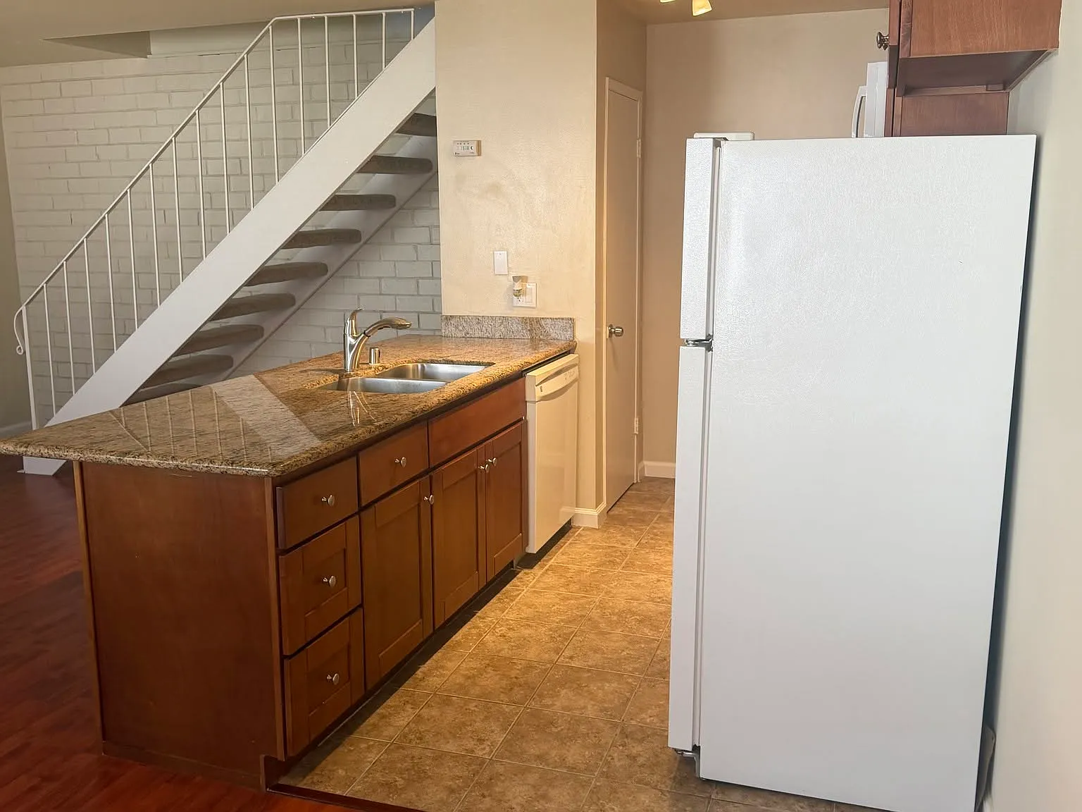 2 bed, 903 sqft, $2,600 — Photo 4