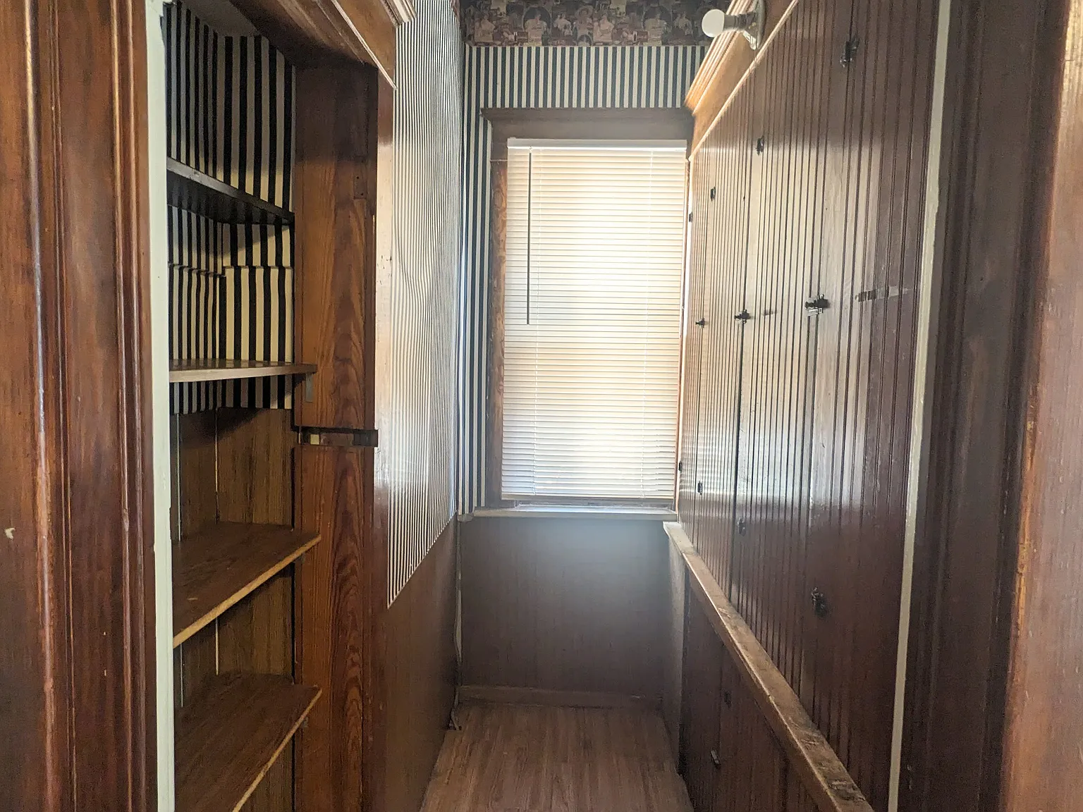 6 bed, 3000 sqft, $650 — Photo 4