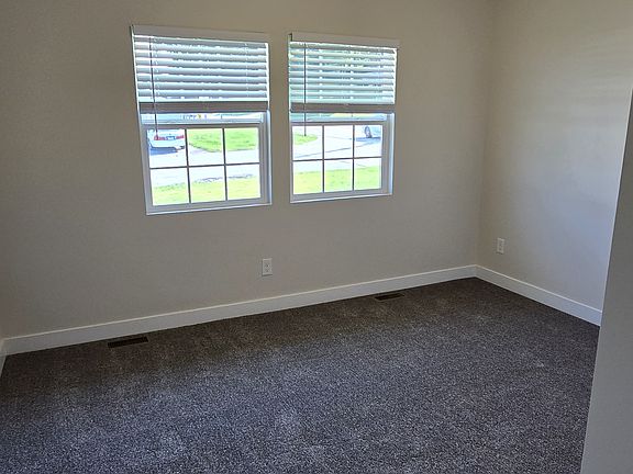 4th image of 5425 Valley Dr Unit 1