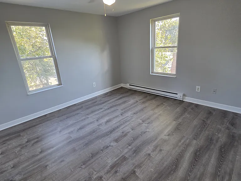 12 Edgeworth St #3 — Photo 6