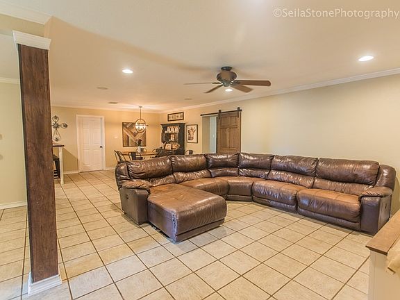 3rd image of 1312 Laurel Ave