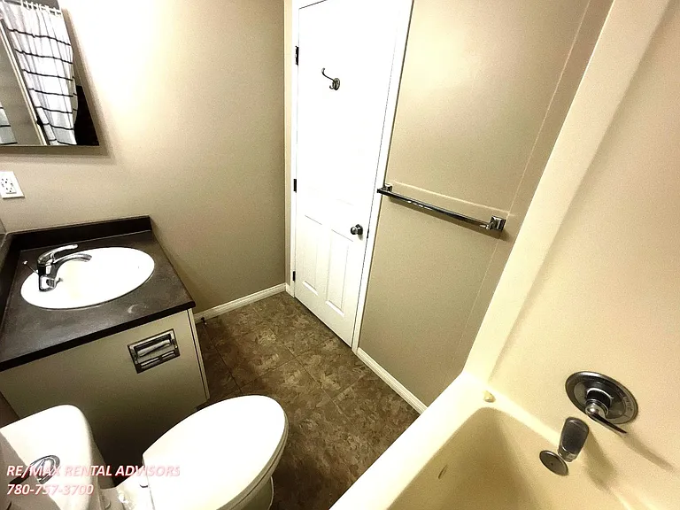 2004 Grantham Ct NW #9 — Photo 22