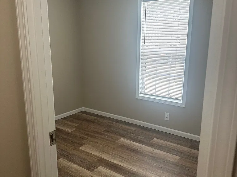 Groveland Manor — Photo 44