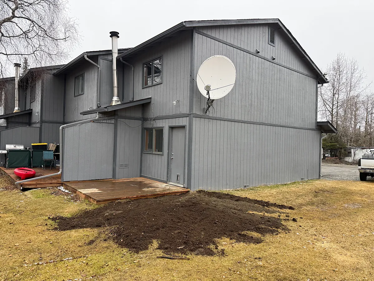Building Photo - 39034 Strawberry Ct #4