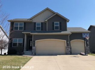 2085 SE Willowbrook Dr, Waukee, IA 50263