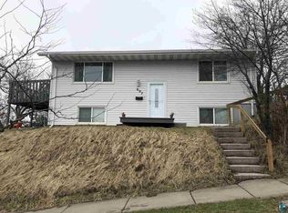 607 N 1st Ave E, Duluth, MN 55805