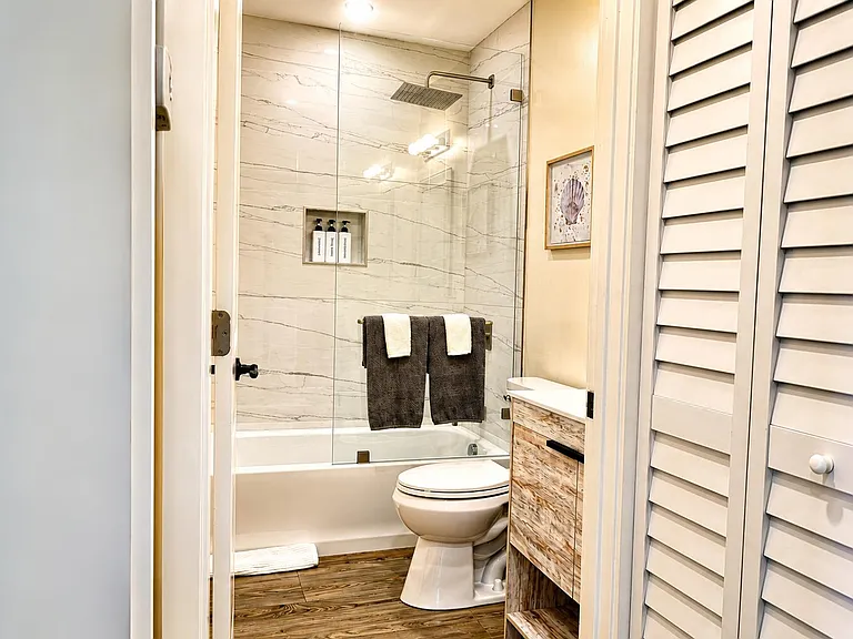 898 SE 2nd Pl #2 — Photo 8