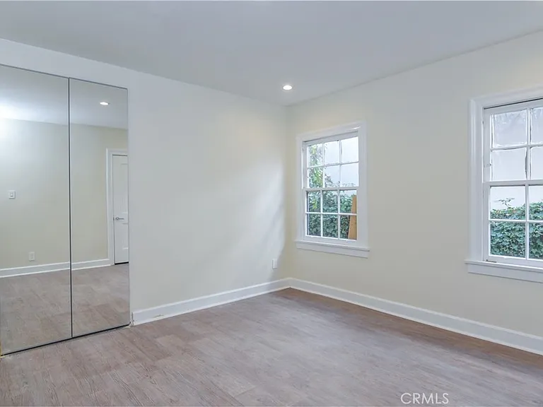 226 S Rexford Dr — Photo 19