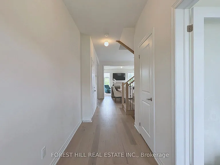 1362 Davis Loop — Photo 2
