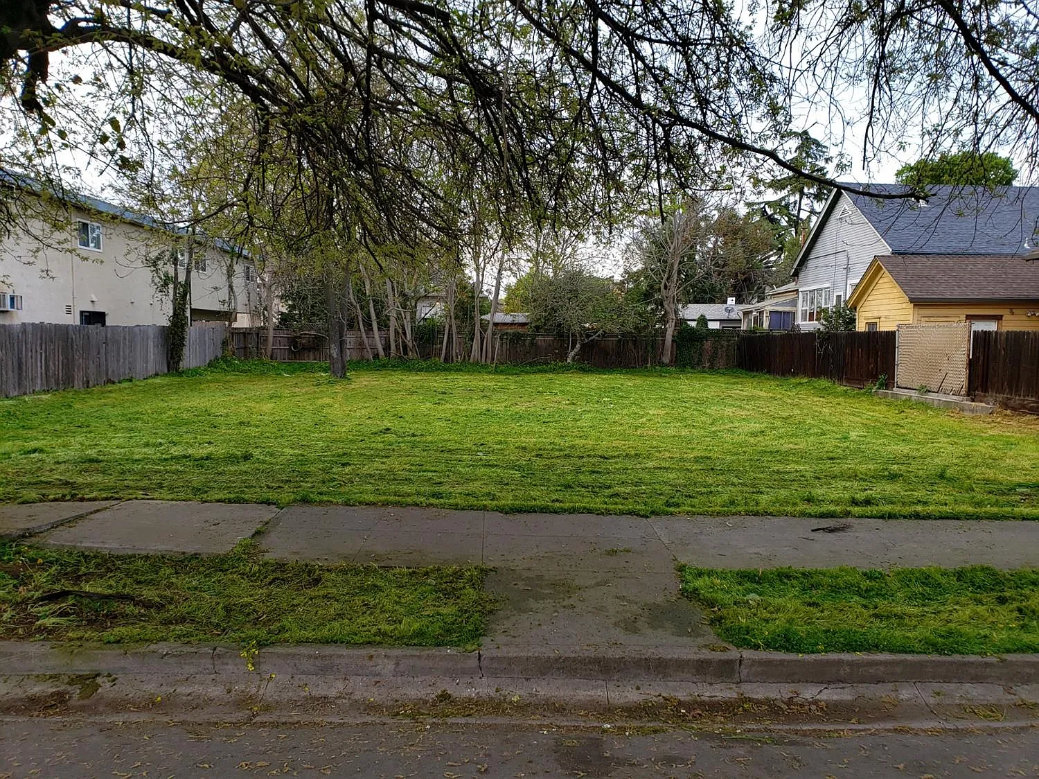 117 W Flora St photo 1