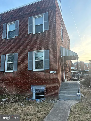 5030 S Dakota Ave NE Photo 1