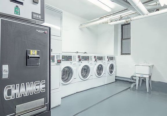 4th image of 341 W 45th St APT 110