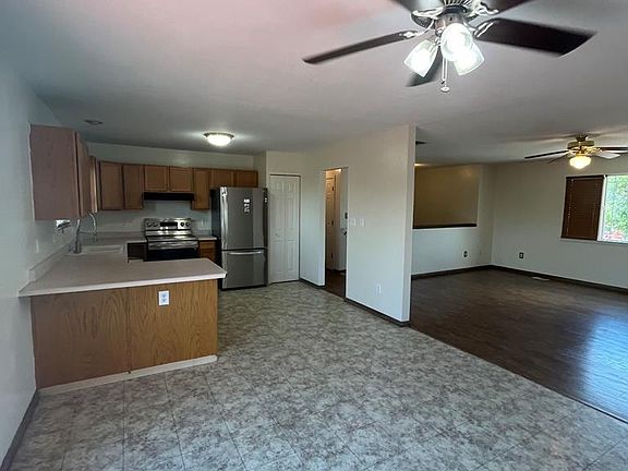 2nd image of 270 W Baldwyn Dr