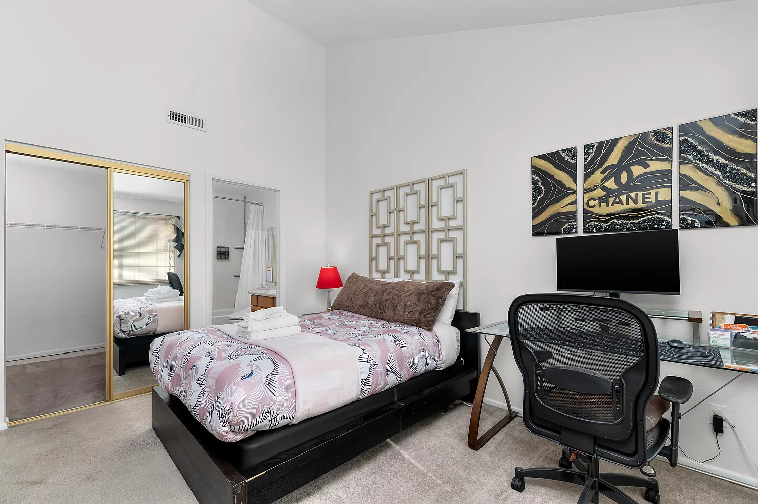 2 bed, 950 sqft, $2,500 — Photo 2